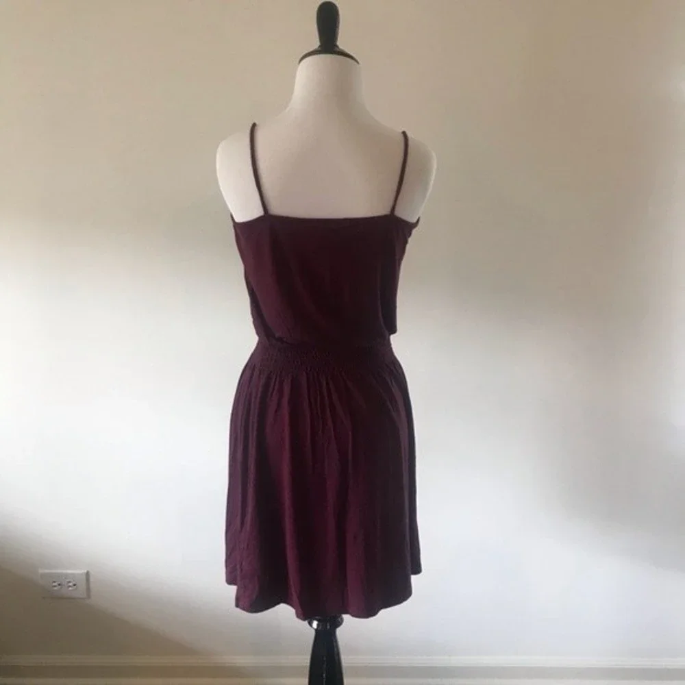 H&M Burgundy Red Sleeveless Cinched Waist Dress - Small - Picture 4 of 7